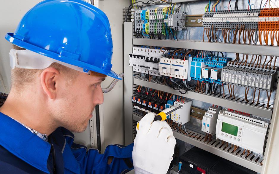 travail électricien Le Bourget